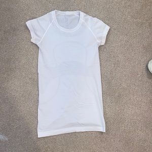 Swiftly Tech Lululemon Top